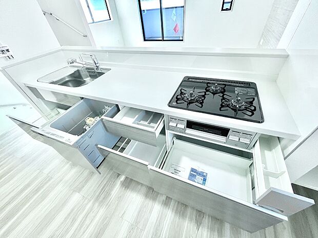 【その他設備(スライド収納)】◆１号棟◆使いやすさを優先したスライド式収納タイプ！