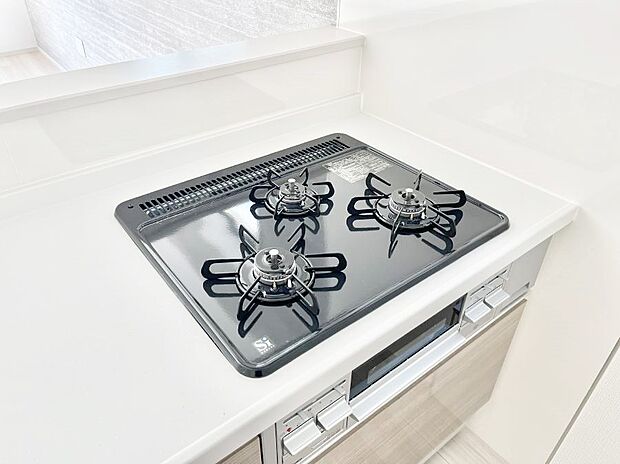 【その他設備(ガスコンロ)】三口ガスコンロでお料理が一気にはかどりそう  