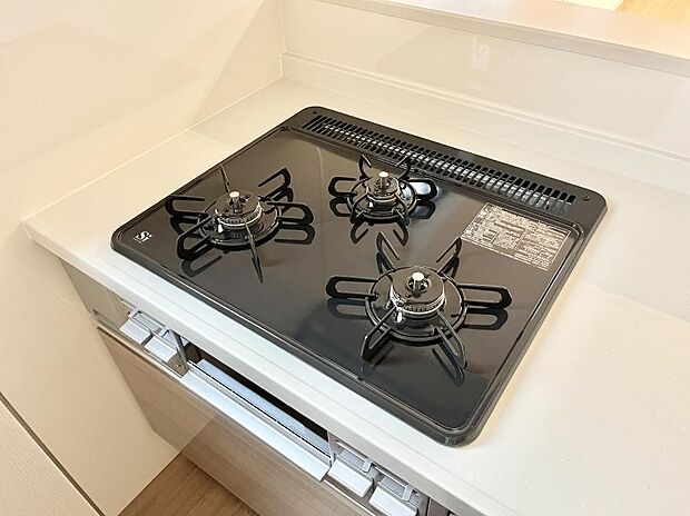 【その他設備(ガスコンロ)】三口ガスコンロでお料理が一気にはかどりそう  