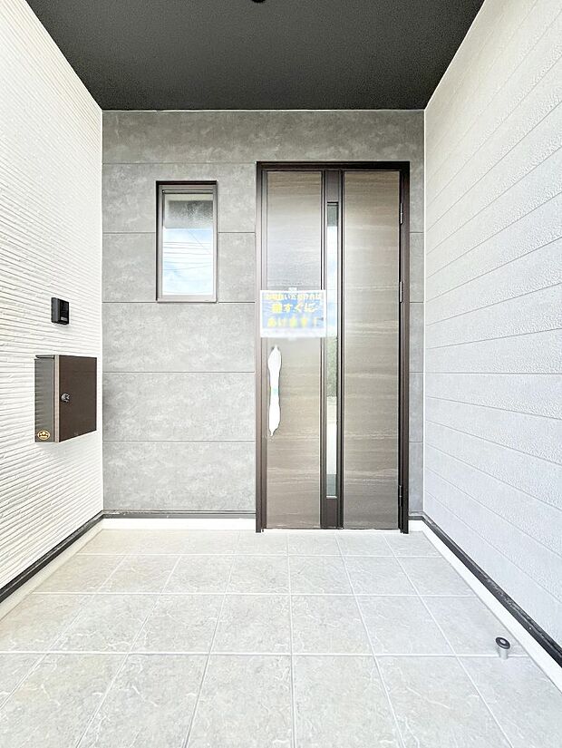 【玄関】◆１号棟◆大切な家族、来客を出迎える玄関。