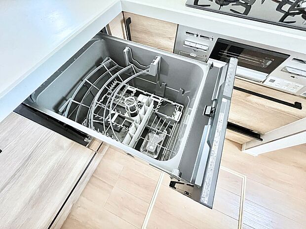 【その他設備(食洗機)】◆３号棟◆面倒なお片づけは食洗機にお任せ！家事の負担が減って、時間にも気持ちにもゆとりができます。