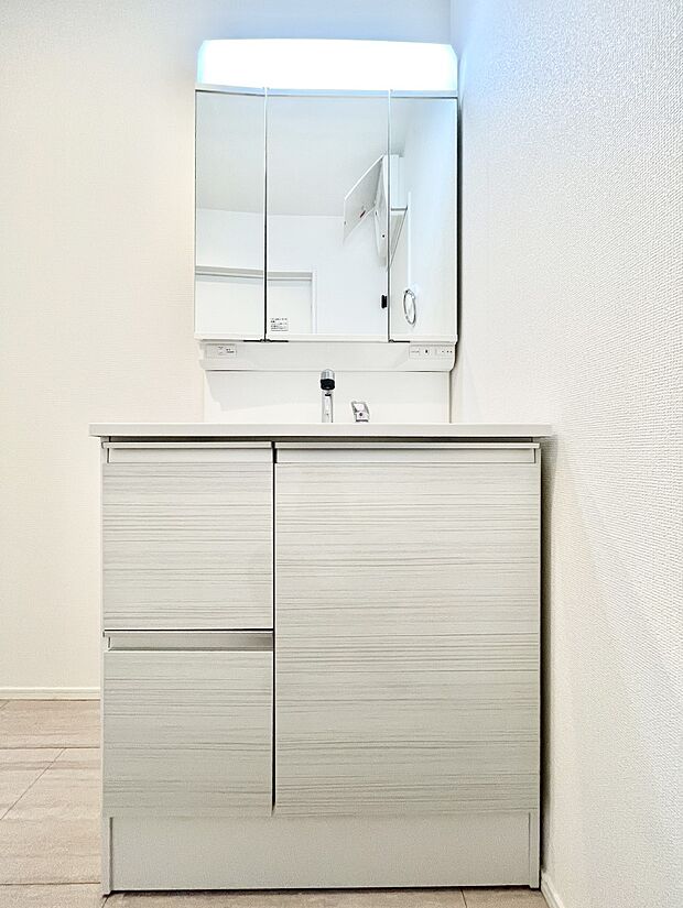 【洗面台・洗面所】収納力と機能性に優れた洗面化粧台　