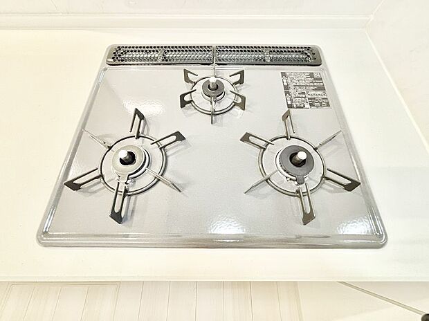 【その他設備(ガスコンロ)】◆27号棟◆三口ガスコンロでお料理が一気にはかどりそう