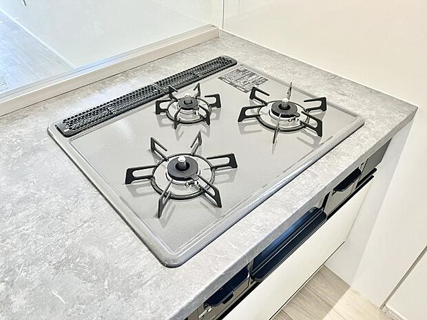 【その他設備(3口コンロ)】三口ガスコンロでお料理が一気にはかどりそう