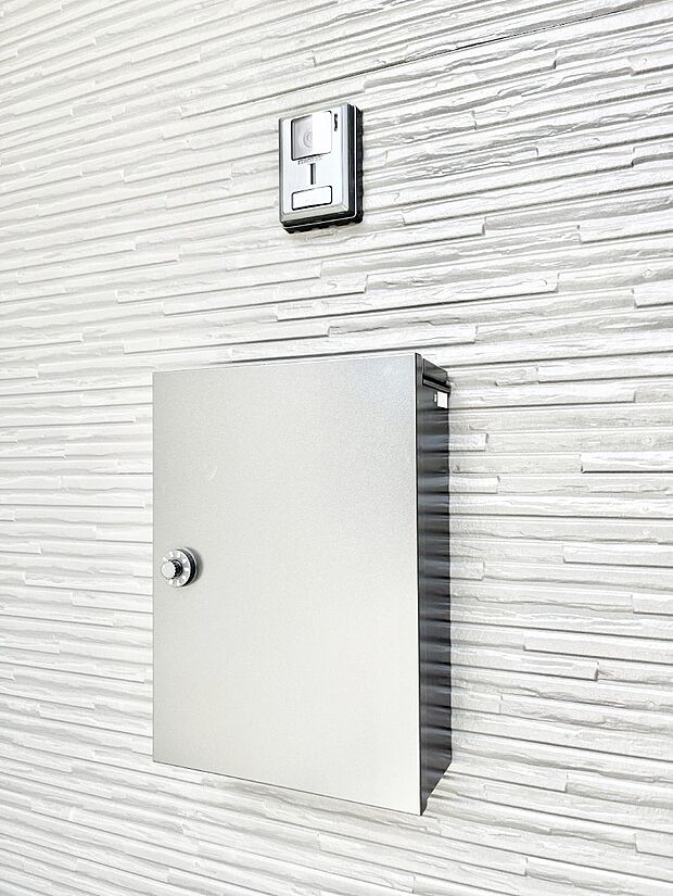【その他現地】◆１号棟◆シンプルなデザインのポスト