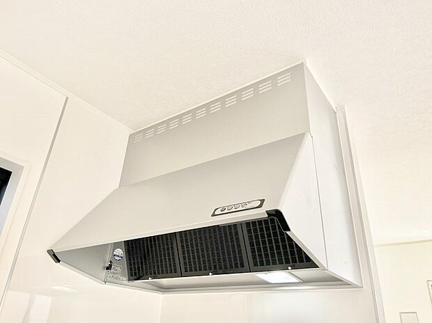 【その他設備(レンジフード)】基本的なお手入れはフィルターのみ!お手入れのしやすさも魅力です。