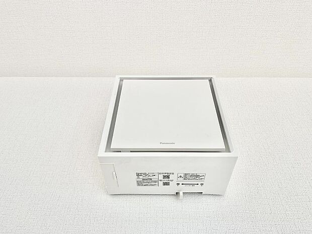 【その他設備(24時間換気システム)】新鮮な空気をお部屋に取り込んで停滞していた「悪い空気」を追い出して健康的な毎日を送りましょう。