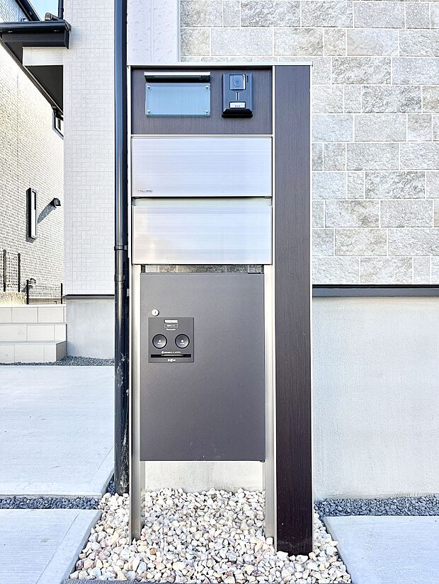 【その他現地】◆1号棟◆シンプルデザインのポスト。