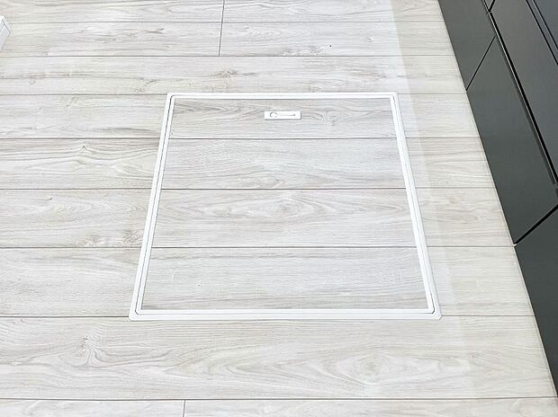 【その他設備(床下収納)】床下収納付き！日用品・非常用品の収納にも大活躍。