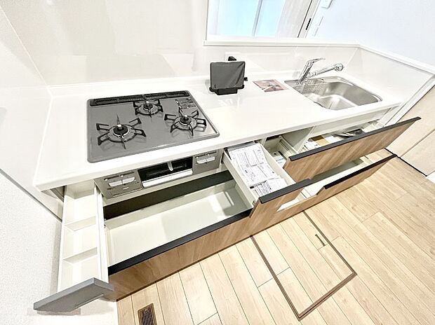 【その他設備(スライド収納)】使いやすさを優先したスライド式収納タイプ！