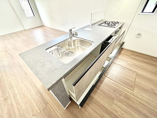 【その他設備(スライド収納)】◆１号棟◆使いやすさを優先したスライド式収納タイプ！