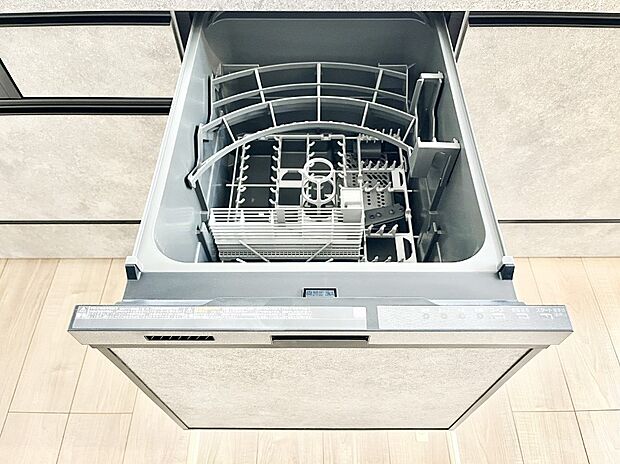 【その他設備(食洗機)】◆１号棟◆面倒なお片づけは食洗機にお任せ！家事の負担が減って、時間にも気持ちにもゆとりができます。