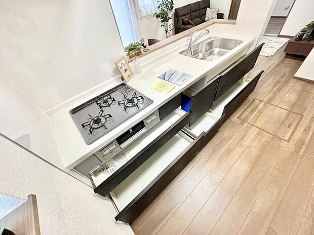 【その他設備(スライド収納)】◆A号棟◆使いやすさを優先したスライド式収納タイプ！