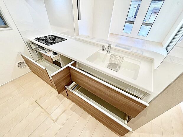 【その他設備(スライド収納)】◆１号棟◆使いやすさを優先したスライド式収納タイプ！