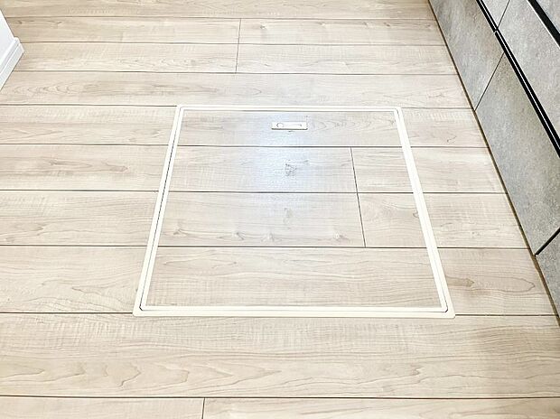 【その他設備(床下収納)】床下収納付き!日用品・非常用品の収納にも大活躍。