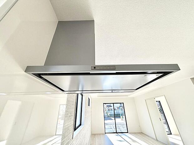 【その他設備(レンジフード)】基本的なお手入れはフィルターのみ!お手入れのしやすさも魅力です。