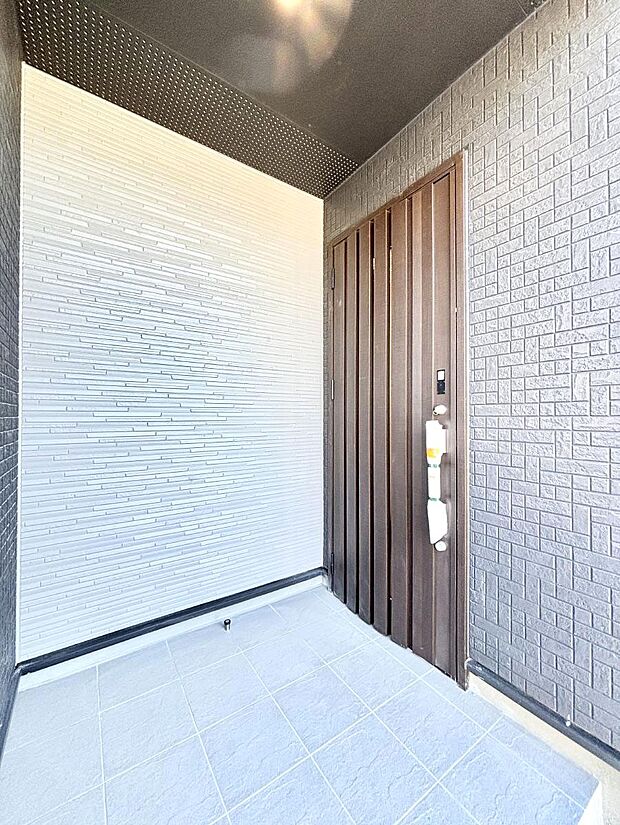 【玄関】◆１号棟◆大切な家族、来客を出迎える玄関。