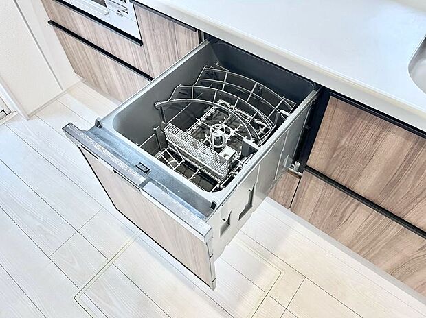 【その他設備(食洗機)】面倒なお片づけは食洗機にお任せ!家事の負担が減って、時間にも気持ちにもゆとりができます。