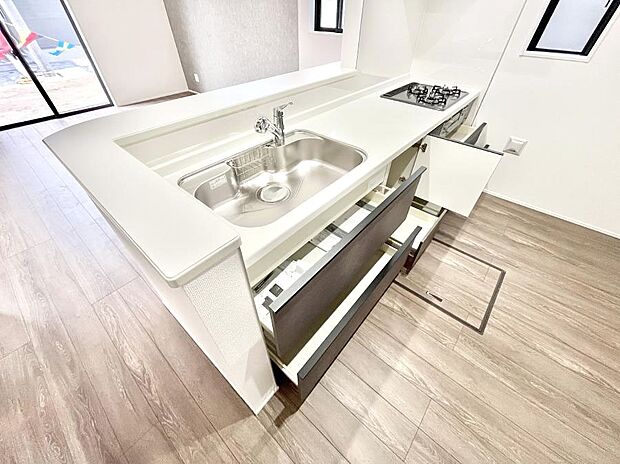 【その他設備(スライド収納)】使いやすさを優先したスライド式収納タイプ!