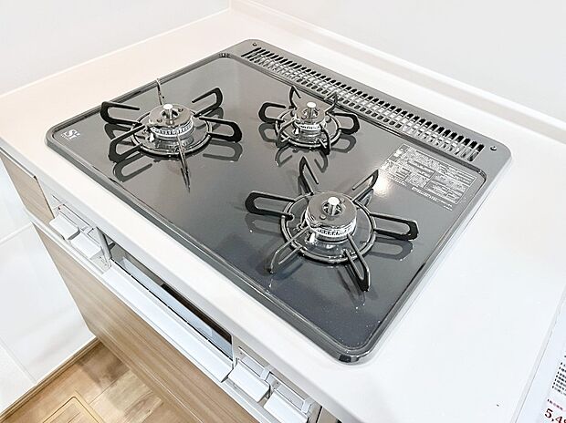 【その他設備(Ｓｉセンサーコンロ)】ガスコンロはＳｉセンサー搭載。火力調節や焦げ付き・消し忘れも防いでくれます。