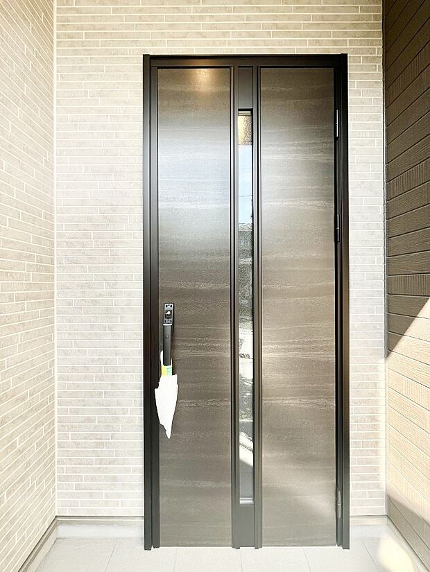 【玄関】大切な家族、来客を出迎える玄関。