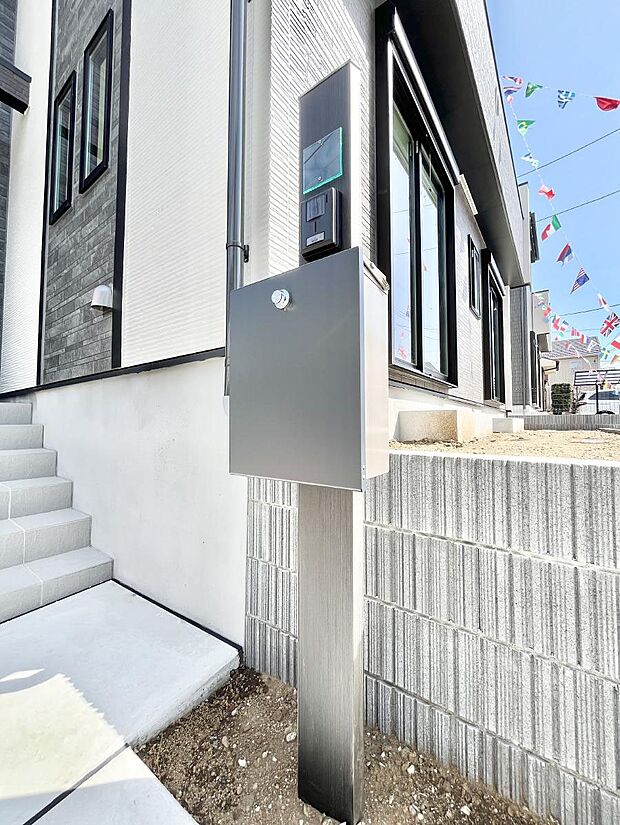 【その他現地】◆A号棟◆シンプルデザインのポスト。