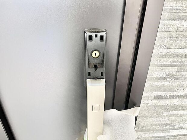 【玄関】◆2-B号棟◆ラクラク開錠！スマートコントロールキー。