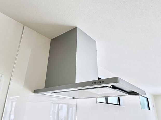 【その他設備(レンジフード)】基本的なお手入れはフィルターのみ!お手入れのしやすさも魅力です。