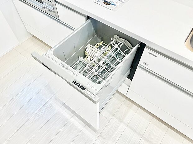 【その他設備(食洗機)】面倒なお片づけは食洗機にお任せ!家事の負担が減って、時間にも気持ちにもゆとりができます。