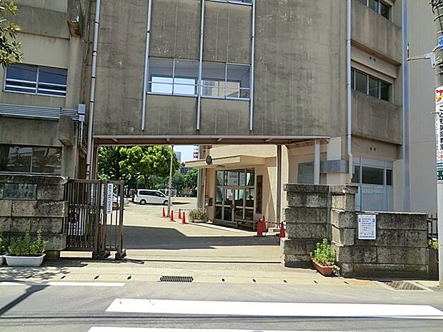 千葉市立登戸小学校(約600m)