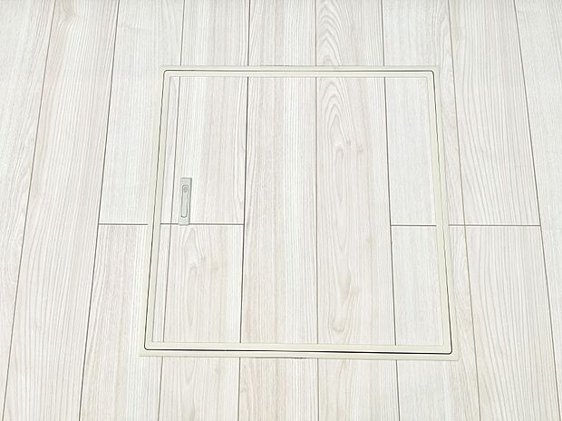 【その他設備(床下収納)】床下収納付き！日用品・非常用品の収納にも大活躍。