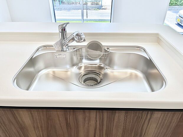 【その他設備(浄水器)】いつでも清潔なおいしいお水を。一つの水栓で水道水と浄水を使い分け。