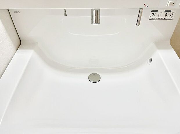【その他設備(シャワー水栓)】ハンドシャワー付き!使いやすい洗面台。