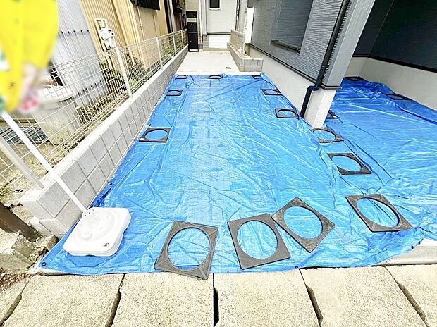 【駐車場】◆1号棟◆~Parking~ ビルトインカースペースのため、駐車場と家の中への導線がスムーズです。屋根があるため帰宅時の雨に濡れる心配や大荷物の運搬の手間が少なくなります。