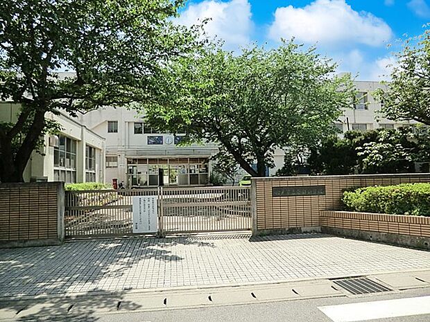 松戸市立南部小学校(約985m)