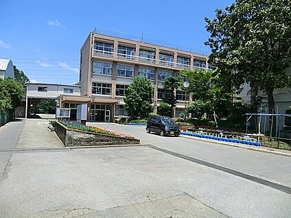 鎌ケ谷市立初富小学校 580m