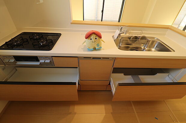 ☆物件の陽当りや通風・仕様設備やお部屋の大きさの比較、近隣・周辺環境や街並みなど、資料には掲載していない情報が現地にはたくさんあります。ぜひ、建物だけでなく周辺環境もご確認ください！