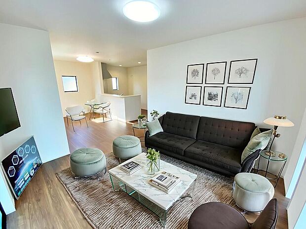 ☆物件の陽当りや通風・仕様設備やお部屋の大きさの比較、近隣・周辺環境や街並みなど、資料には掲載していない情報が現地にはたくさんあります。ぜひ、建物だけでなく周辺環境もご確認ください！（家具はCGで

