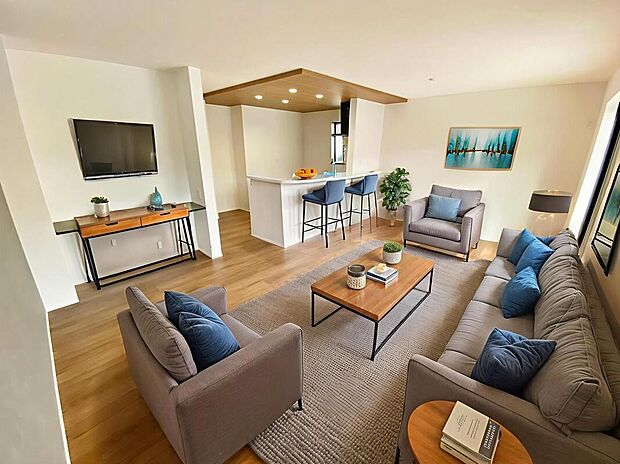 ☆物件の陽当りや通風・仕様設備やお部屋の大きさの比較、近隣・周辺環境や街並みなど、資料には掲載していない情報が現地にはたくさんあります。ぜひ、建物だけでなく周辺環境もご確認ください！（家具はCGです）