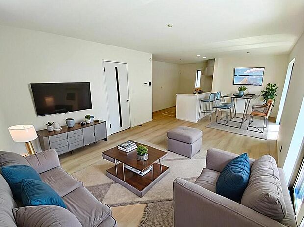 ☆Living　Room☆
お子さまは、ご飯の支度を頑張っているご家族の姿が見えると安心。手伝いたいという気持ちになるなど、お手伝いの習慣も育ちやすいですよ♪（家具はCGです）