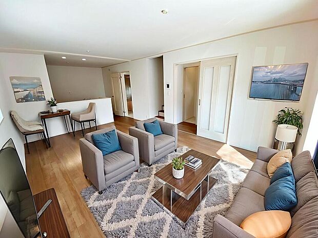 ☆物件の陽当りや通風・仕様設備やお部屋の大きさの比較、近隣・周辺環境や街並みなど、資料には掲載していない情報が現地にはたくさんあります。ぜひ、建物だけでなく周辺環境もご確認ください！（家具はCGです）