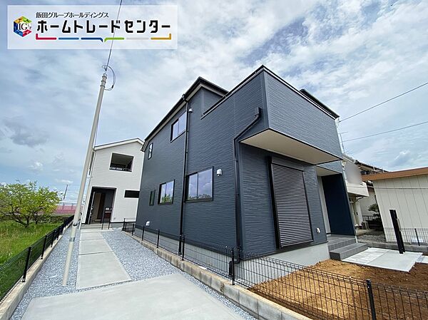 一戸建ての大きなメリットは、「自分の土地」を自由に使えること。好きなペットが飼えるほか、ガーデニングやＤＩＹ、車やバイクの手入れなど様々な趣味を楽しめます♪