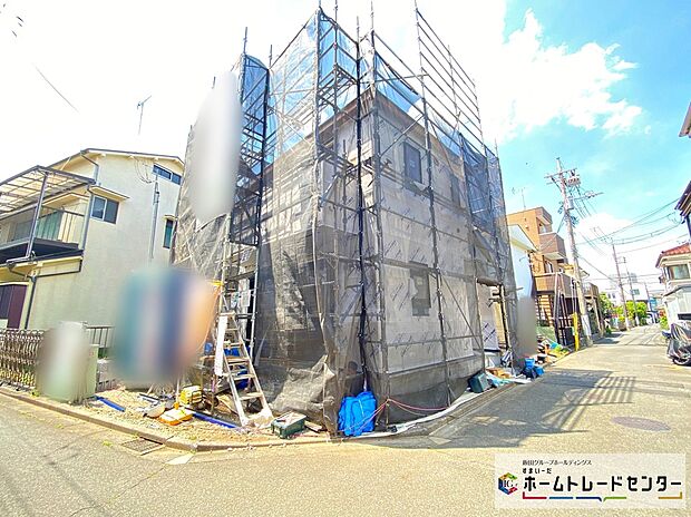 ☆八王子市万町・全2棟のご紹介です♪
交通アクセスが便利なJR「八王子」まで徒歩12分!京王線「京王八王子」駅も利用可能です!
小・中学校が徒歩4分で安心♪
商業施設も多く、お買い物が便利です!