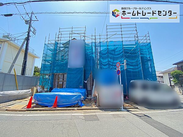 ☆東大和市・南街6期のご紹介です♪
陽当たり良好な角地に佇む全4棟。
「東大和市」駅まで徒歩14分、教育施設やお買い物施設も徒歩圏内で便利な住環境☆
たっぷり収納可能なWICを備えたお住まいです♪