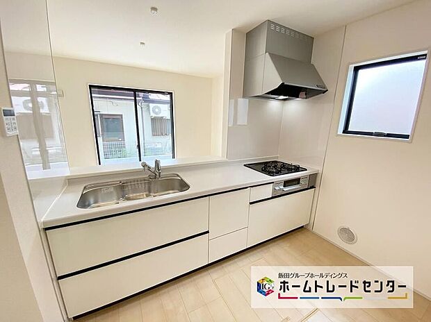 ☆System　Kitchen☆いつもご家族と一緒に過ごせるのが対面キッチンの魅力！今日の出来事を話しながら、一緒にお料理をしながら…いつもご家族の笑顔が近くにあります。