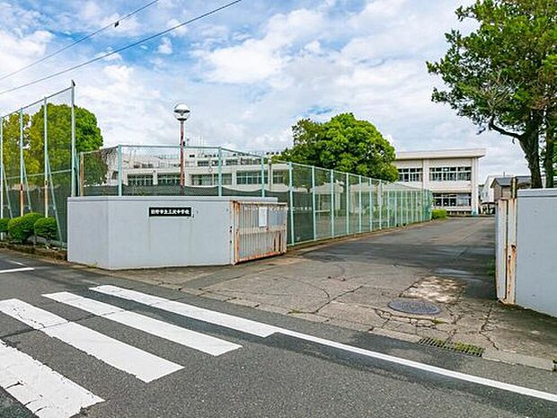 日野市立三沢中学校（約480m）