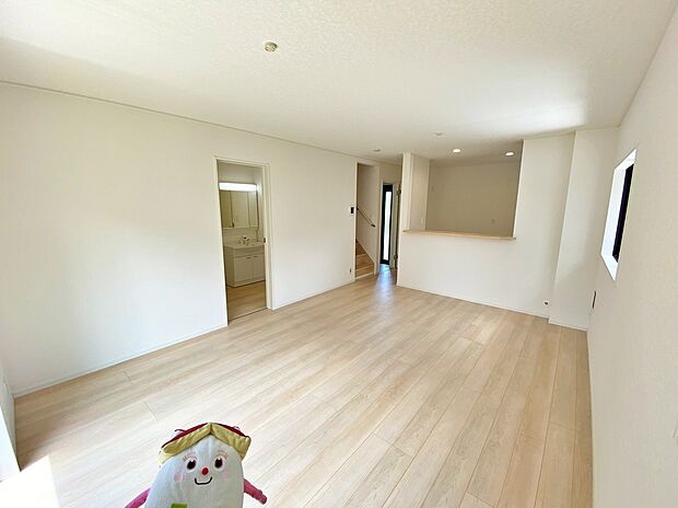 【☆Living　Room☆ 】家族の食事や団らんのほか、子供を遊ばせたり、友人を招いたりするＬＤＫは住まいの中心。長時間過ごす場所だからこそ、大切にしたい場所♪