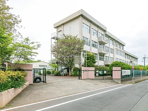 八王子市立ひよどり山中学校（約1,600m）