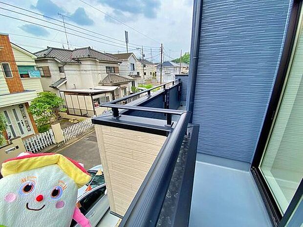 【☆Balcony☆】太陽に愛された邸は、陽当り・通風に優れた魅力的かつ快適さを追求した邸宅でした。ここに住むからこそ意味がある。そんな特別感に浸りながら、毎日をお過ごし頂けるお家がこちらです♪