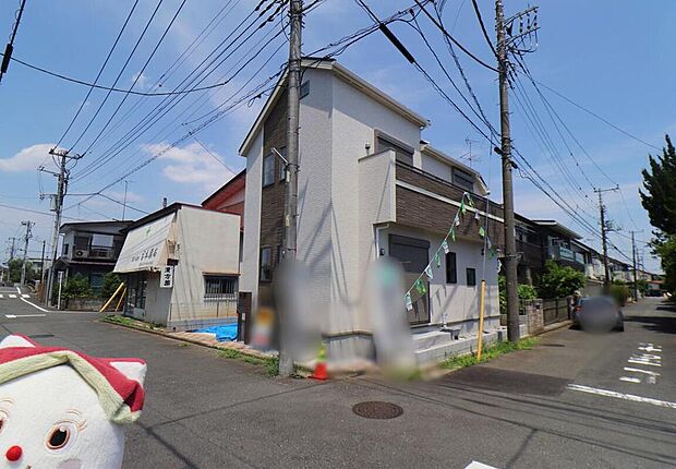 【前面道路含む現地写真】☆物件の陽当りや通風・仕様設備やお部屋の大きさの比較、近隣・周辺環境や街並みなど、資料には掲載していない情報が現地にはたくさんあります。ぜひ、建物だけでなく周辺環境もご確認ください！